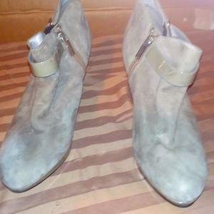 Bandolino suede boots